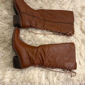 Women’s knee-high lace-up brown boots